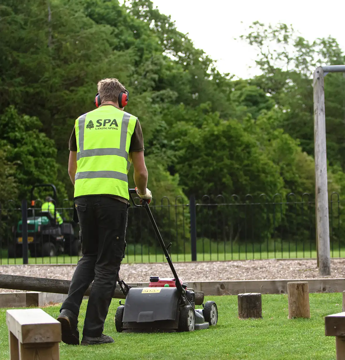grounds-maintenance-15
